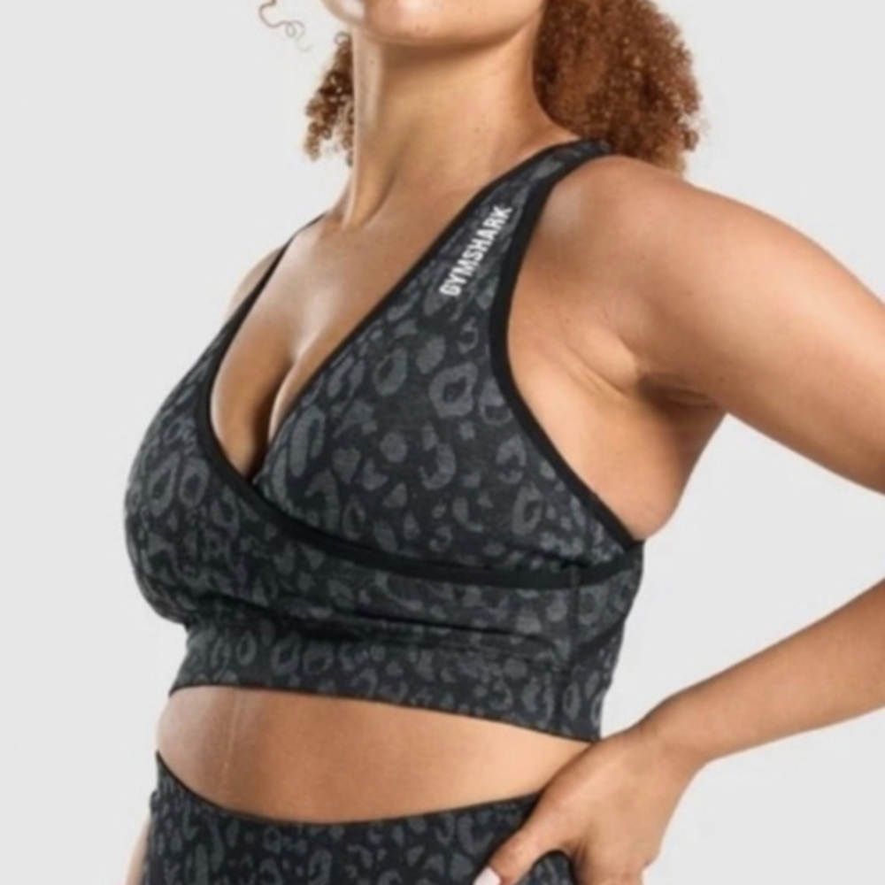 Gymshark Adapt Animal Seamless Sports Bra Black Animal Print Size Small
